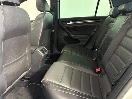 2019-Volkswagen-Golf-VII-20-TSI-R-Auto-228kW_3