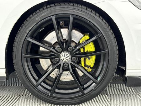 2019-Volkswagen-Golf-VII-20-TSI-R-Auto-228kW_5