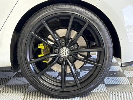 2019-Volkswagen-Golf-VII-20-TSI-R-Auto-228kW_7