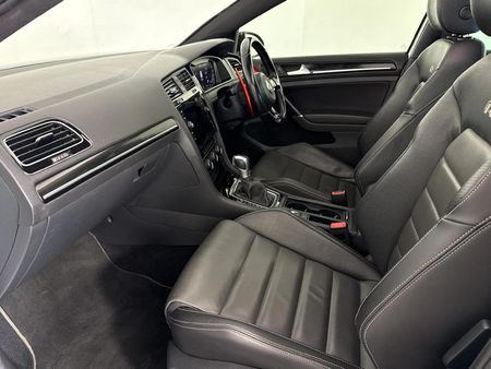 2019-Volkswagen-Golf-VII-20-TSI-R-Auto-228kW_8