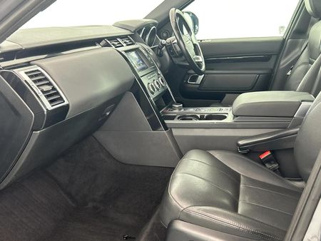 2018-Land-Rover-Discovery-30-TD6-SE_8