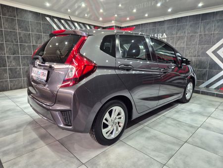 2019-Honda-Jazz-15-Elegance-Auto_5