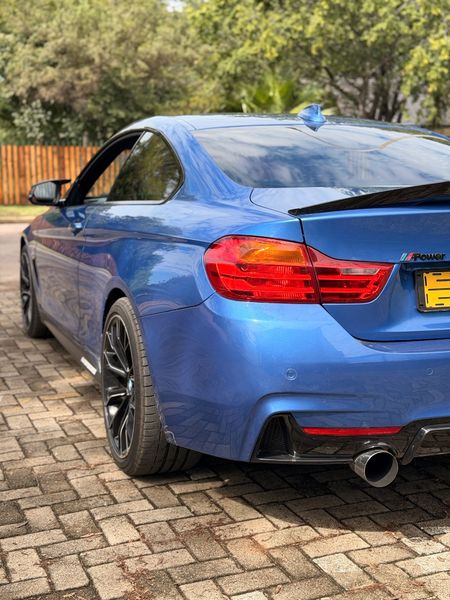 2014-BMW-4-Series-435i-Coupe-M-Sport_9