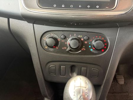 2020-Renault-Sandero-900T-Stepway-Expression_12