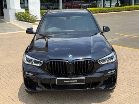 2022-BMW-X5-M50i_6