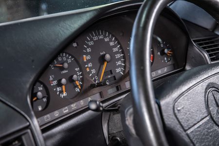 1995-Mercedes-Benz-SL-320-Auto_11