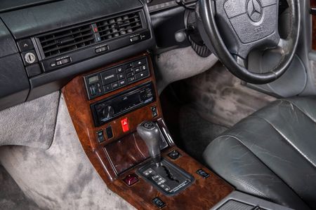 1995-Mercedes-Benz-SL-320-Auto_12
