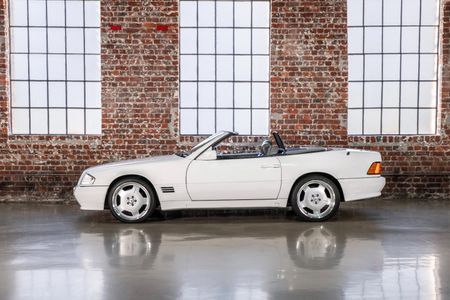 1995-Mercedes-Benz-SL-320-Auto_2