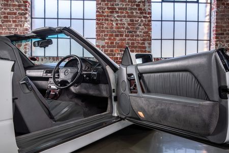 1995-Mercedes-Benz-SL-320-Auto_6