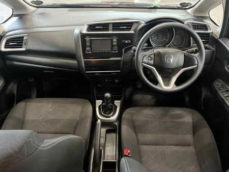 2023-Honda-WR-V-12-Comfort_9