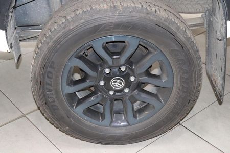 2025-Toyota-Hilux-28-GD-6-Raised-Body-Legend-Auto-Extended-Cab_9