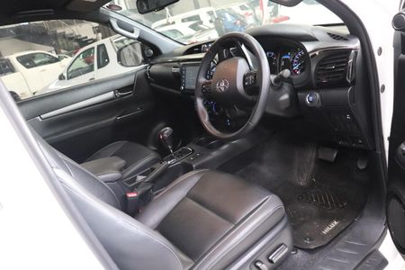 2025-Toyota-Hilux-28-GD-6-Raised-Body-Legend-Auto-Extended-Cab_5