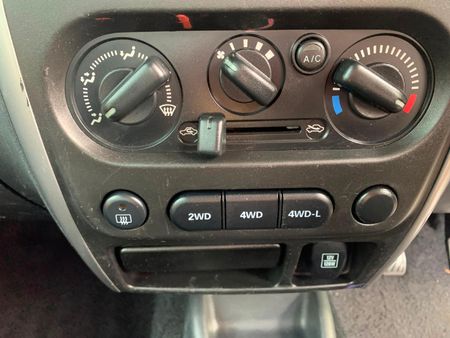 2018-Suzuki-Jimny-13_9