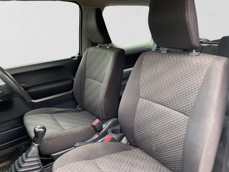 2018-Suzuki-Jimny-13_17