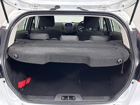 2017-Ford-Fiesta-10-EcoBoost-Trend-5-dr_10