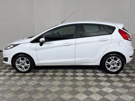 2017-Ford-Fiesta-10-EcoBoost-Trend-5-dr_15
