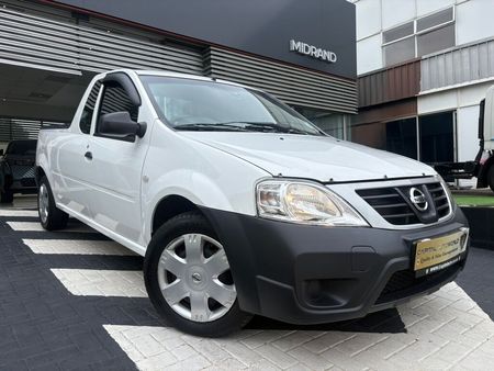 2023-Nissan-NP200-16-AC-Safety-Pack_12