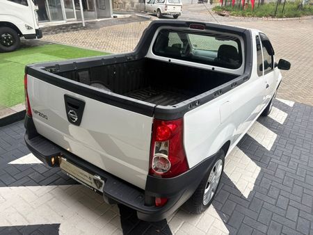 2023-Nissan-NP200-16-AC-Safety-Pack_2