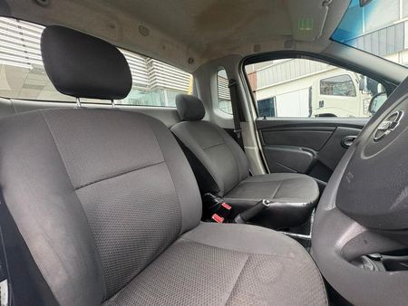 2023-Nissan-NP200-16-AC-Safety-Pack_8
