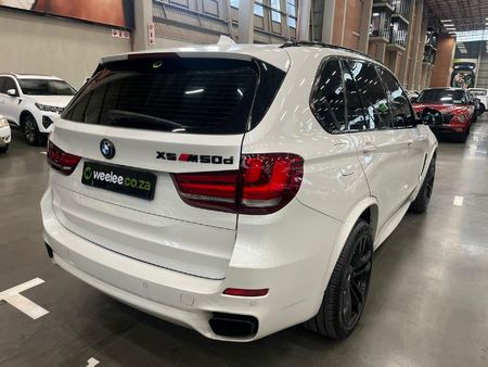 2015-BMW-X5-M50d_2