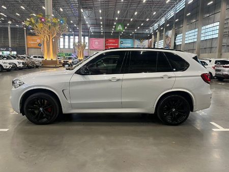 2015-BMW-X5-M50d_5