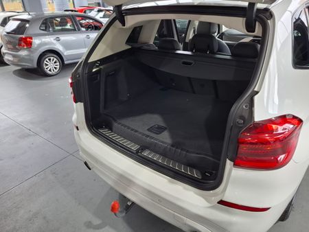 2018-BMW-X3-xDrive20d_10