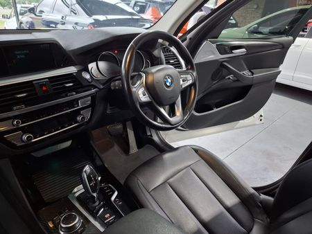 2018-BMW-X3-xDrive20d_14