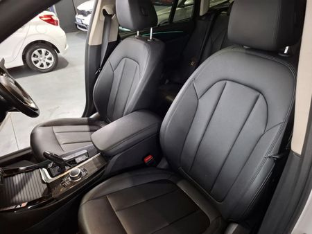 2018-BMW-X3-xDrive20d_15