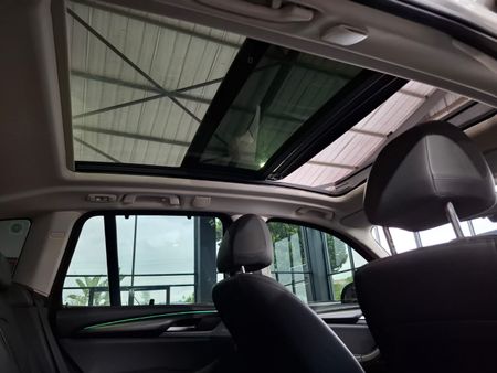 2018-BMW-X3-xDrive20d_25