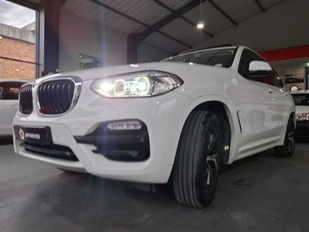 2018-BMW-X3-xDrive20d_36