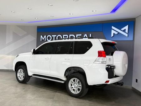 2011-Toyota-Land-Cruiser-Prado-40-V6-VX-Auto_24