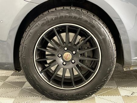 2016-Mercedes-Benz-V-Class-V-250-Bluetec-Avantgarde-Auto_2