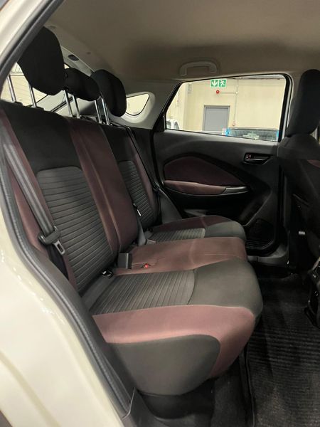 2025-Toyota-Starlet-Cross-15XS_11
