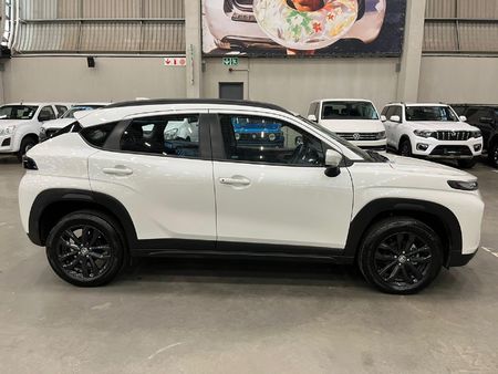 2025-Toyota-Starlet-Cross-15XS_1