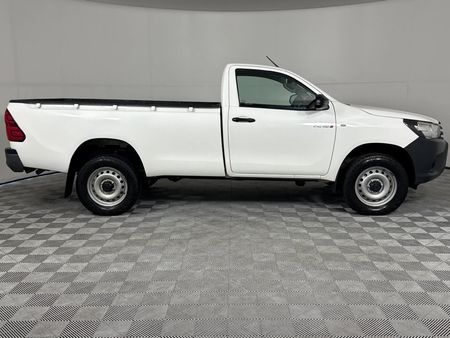 2023-Toyota-Hilux-24-GD-6-Raised-Body-SR-Single-Cab_12