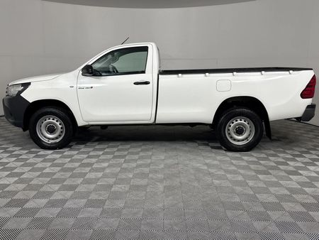 2023-Toyota-Hilux-24-GD-6-Raised-Body-SR-Single-Cab_14