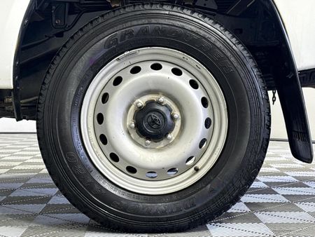 2023-Toyota-Hilux-24-GD-6-Raised-Body-SR-Single-Cab_4