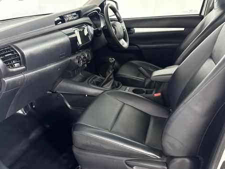2023-Toyota-Hilux-24-GD-6-Raised-Body-SR-Single-Cab_6