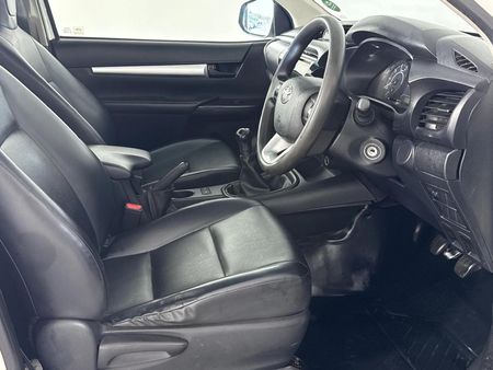 2023-Toyota-Hilux-24-GD-6-Raised-Body-SR-Single-Cab_7