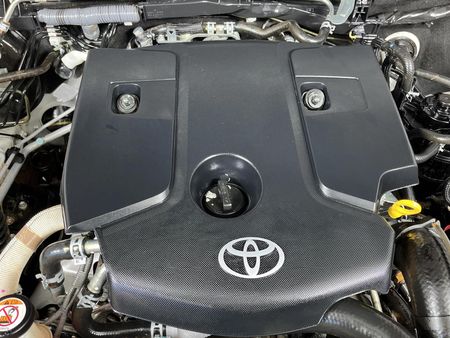 2020-Toyota-Hilux-24-GD-6-Raised-Body-SRX-Extended-Cab_13