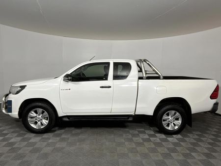 2020-Toyota-Hilux-24-GD-6-Raised-Body-SRX-Extended-Cab_18