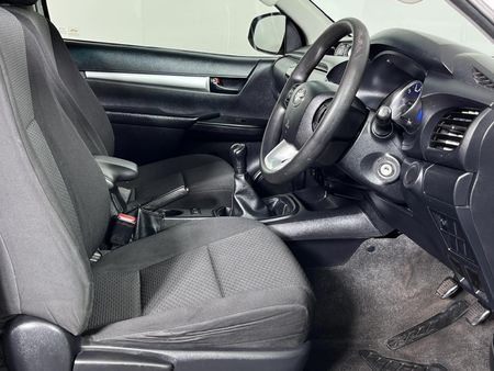 2020-Toyota-Hilux-24-GD-6-Raised-Body-SRX-Extended-Cab_8