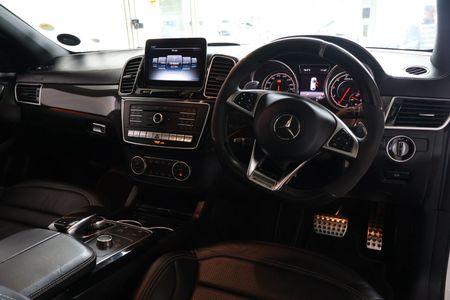 2017-Mercedes-AMG-GLE-63-S-AMG-Coupe_9