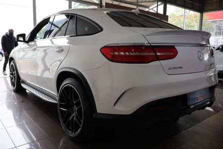 2017-Mercedes-AMG-GLE-63-S-AMG-Coupe_4