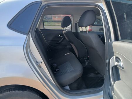 2021-Volkswagen-Polo-Vivo-14-Trendline-5-dr_4