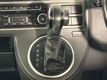 2015-Volkswagen-Caravelle-T5-20-BiTDI-Auto-4Motion_10