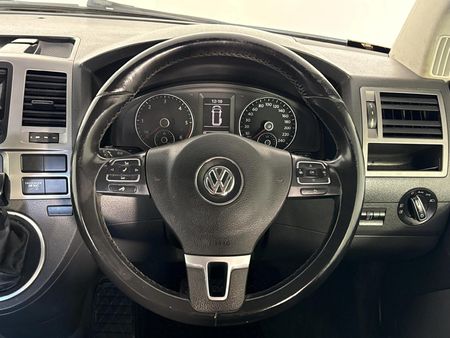 2015-Volkswagen-Caravelle-T5-20-BiTDI-Auto-4Motion_11