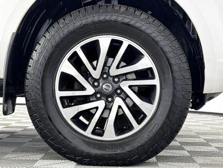 2017-Nissan-Navara-23D-LE-4x4-Auto-Double-Cab_5