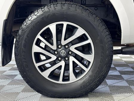 2017-Nissan-Navara-23D-LE-4x4-Auto-Double-Cab_7