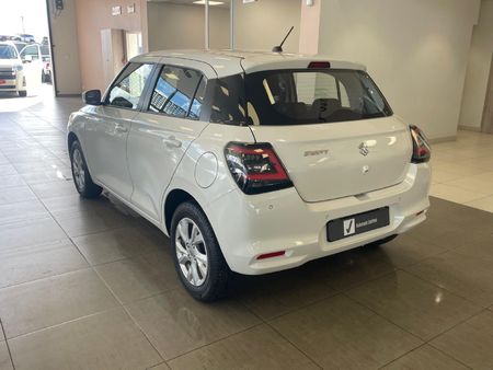 2025-Suzuki-Swift-12-GL_12